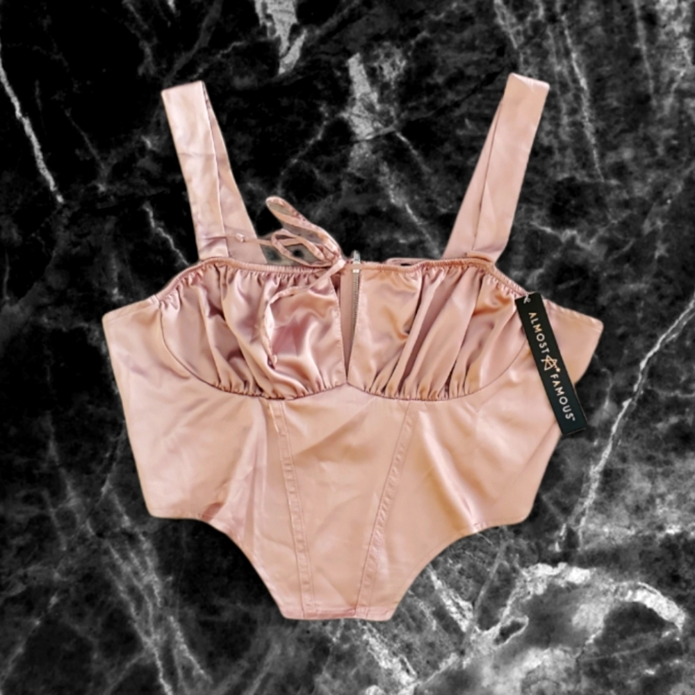 •ALMOST FAMOUS• Chic Blush Pink Cute Zipper Crop Top Versatile